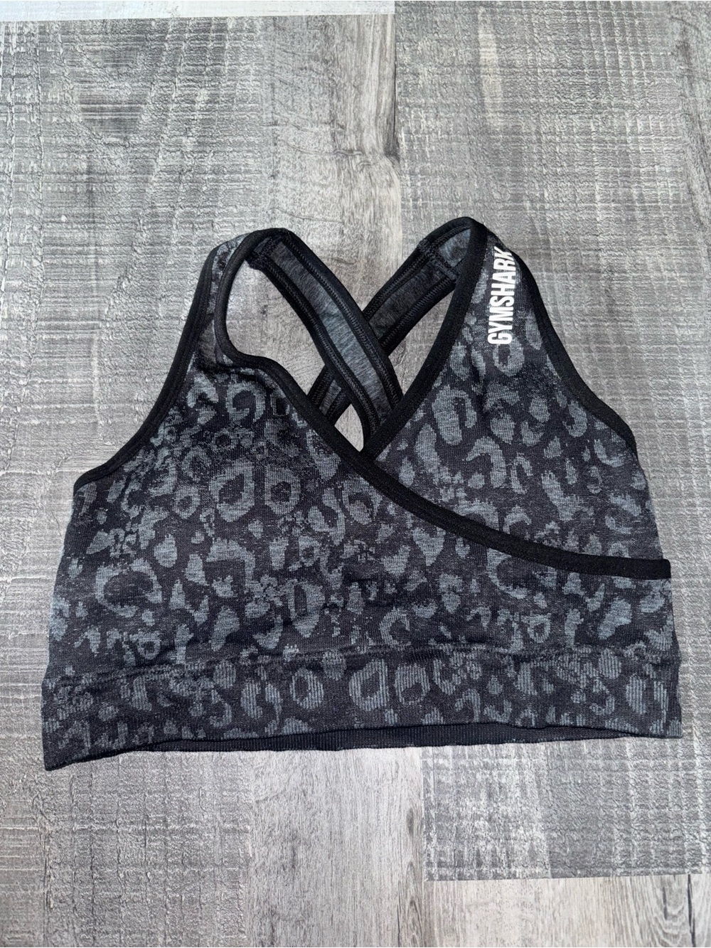 🐆 Gymshark Adapt Animal Seamless sports bra featuring a leopard print pattern